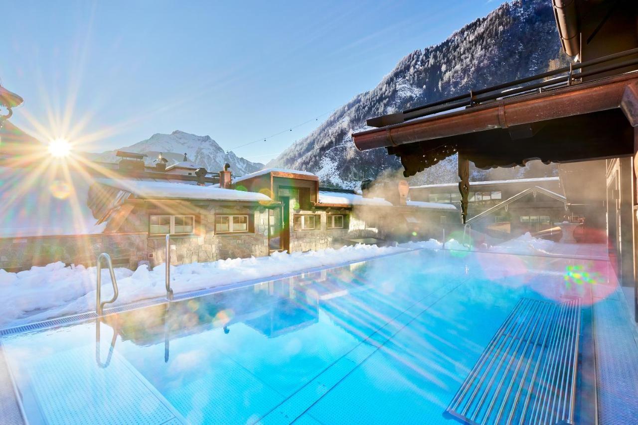 Neue Post Hotel 4*