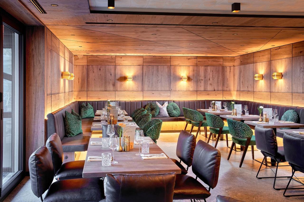 Neue Post Hotel 4*